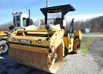 2010 Caterpillar CB64 Compactors